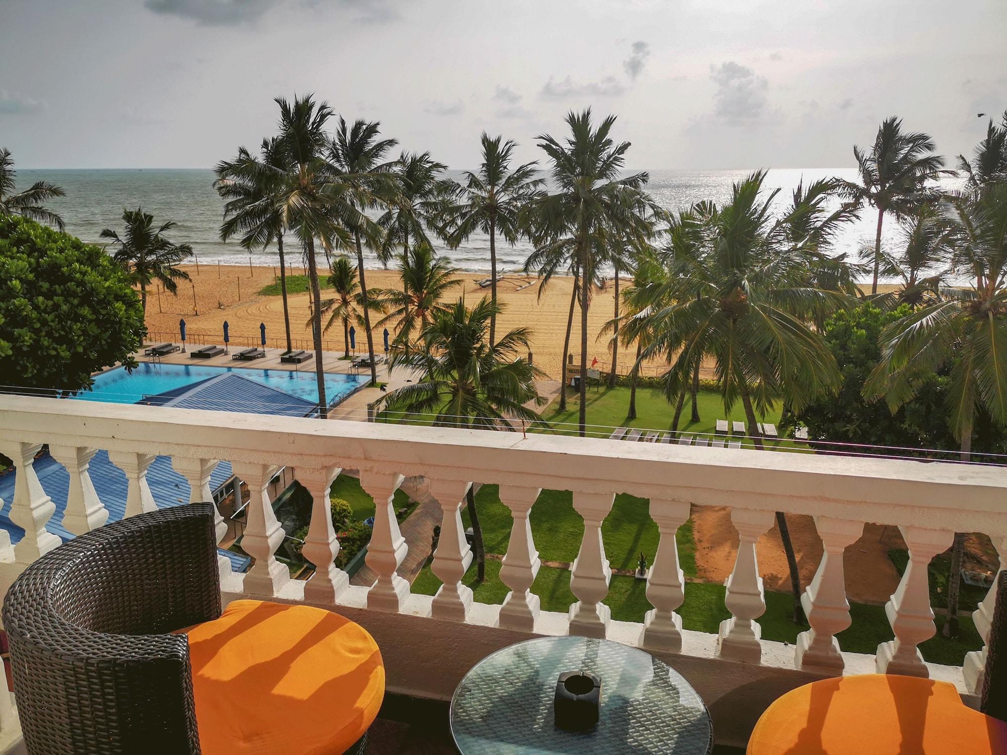 Camelot Beach Hotel Negombo Dış mekan fotoğraf