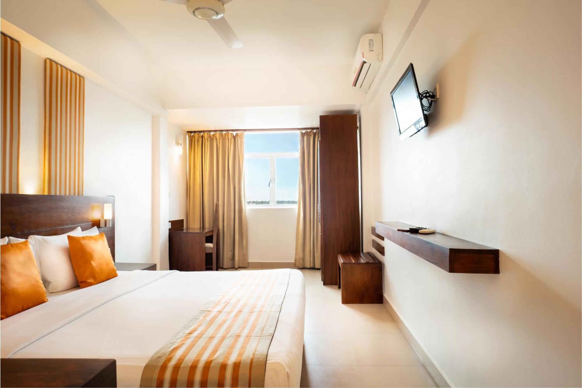 Camelot Beach Hotel Negombo Dış mekan fotoğraf