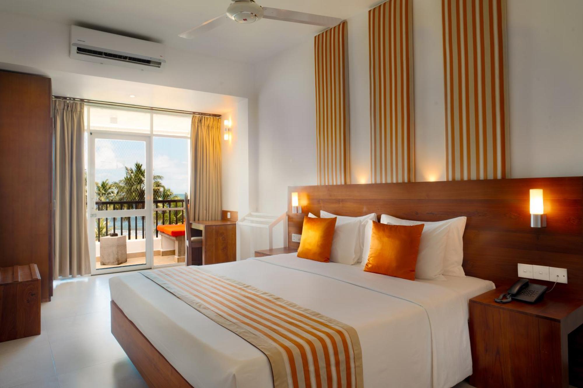 Camelot Beach Hotel Negombo Dış mekan fotoğraf