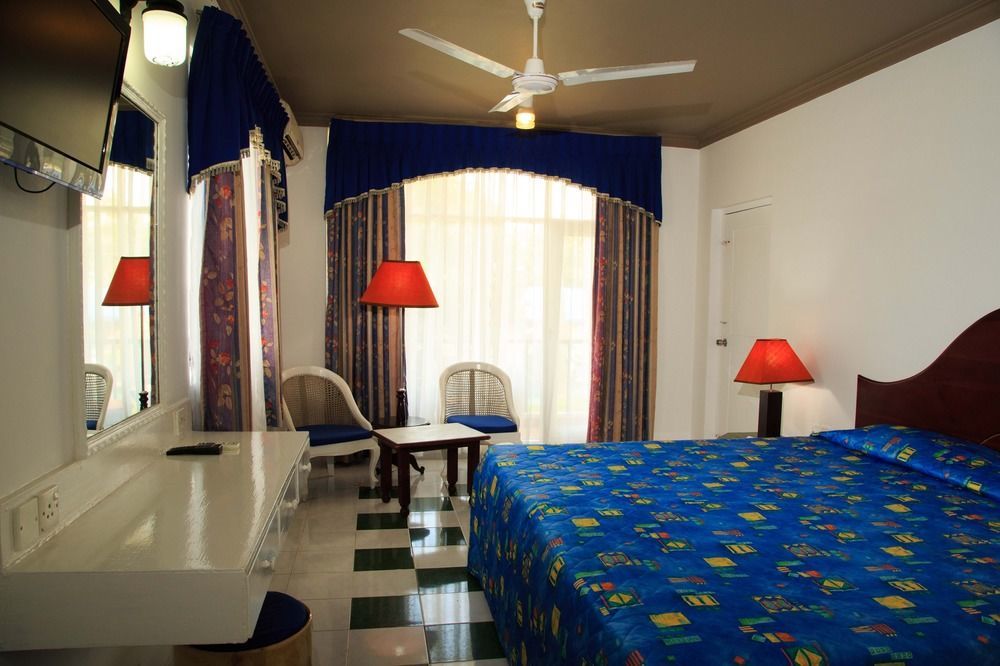 Camelot Beach Hotel Negombo Dış mekan fotoğraf