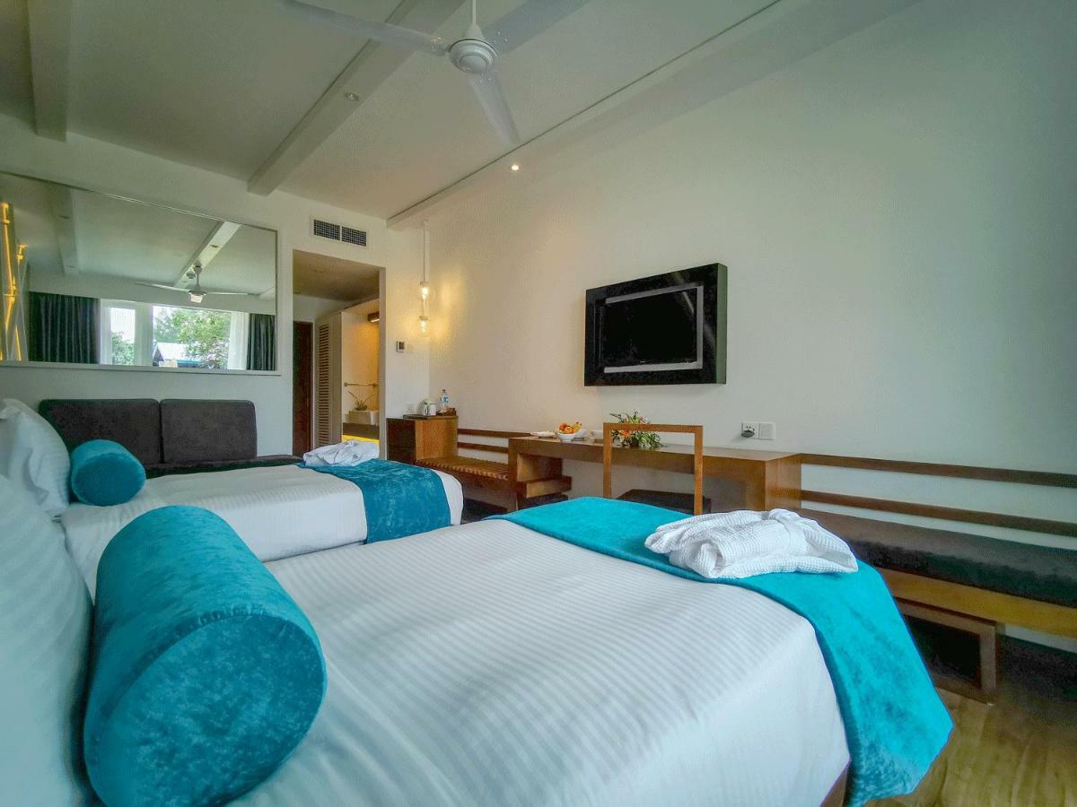 Camelot Beach Hotel Negombo Dış mekan fotoğraf